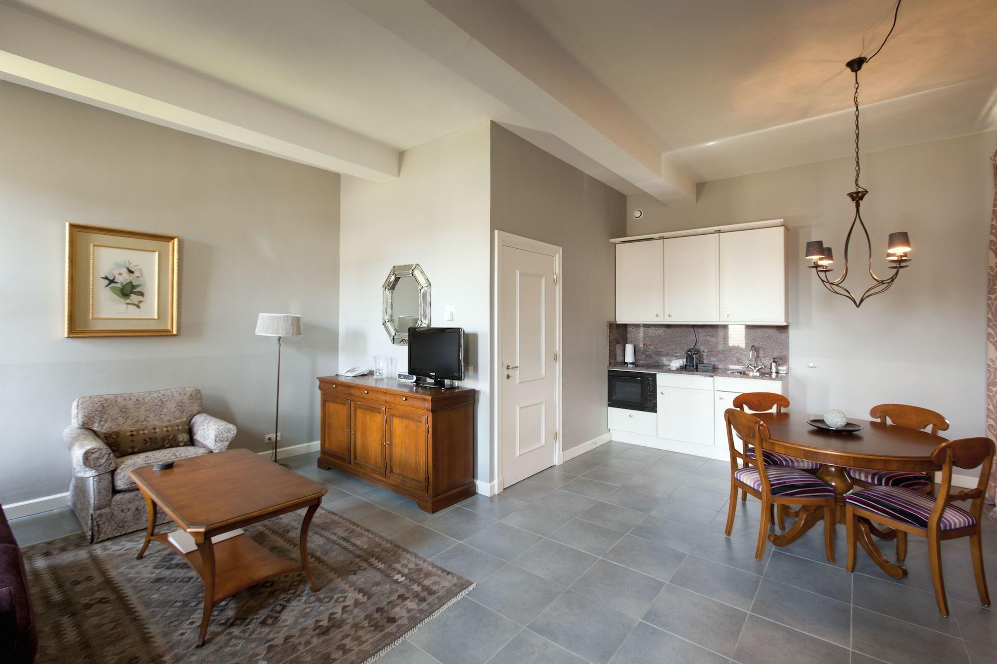 Chateau St Gerlach - Oostwegel Collection, Member Of Relais And Chateaux Valkenburg aan de Geul Esterno foto A typical apartment
