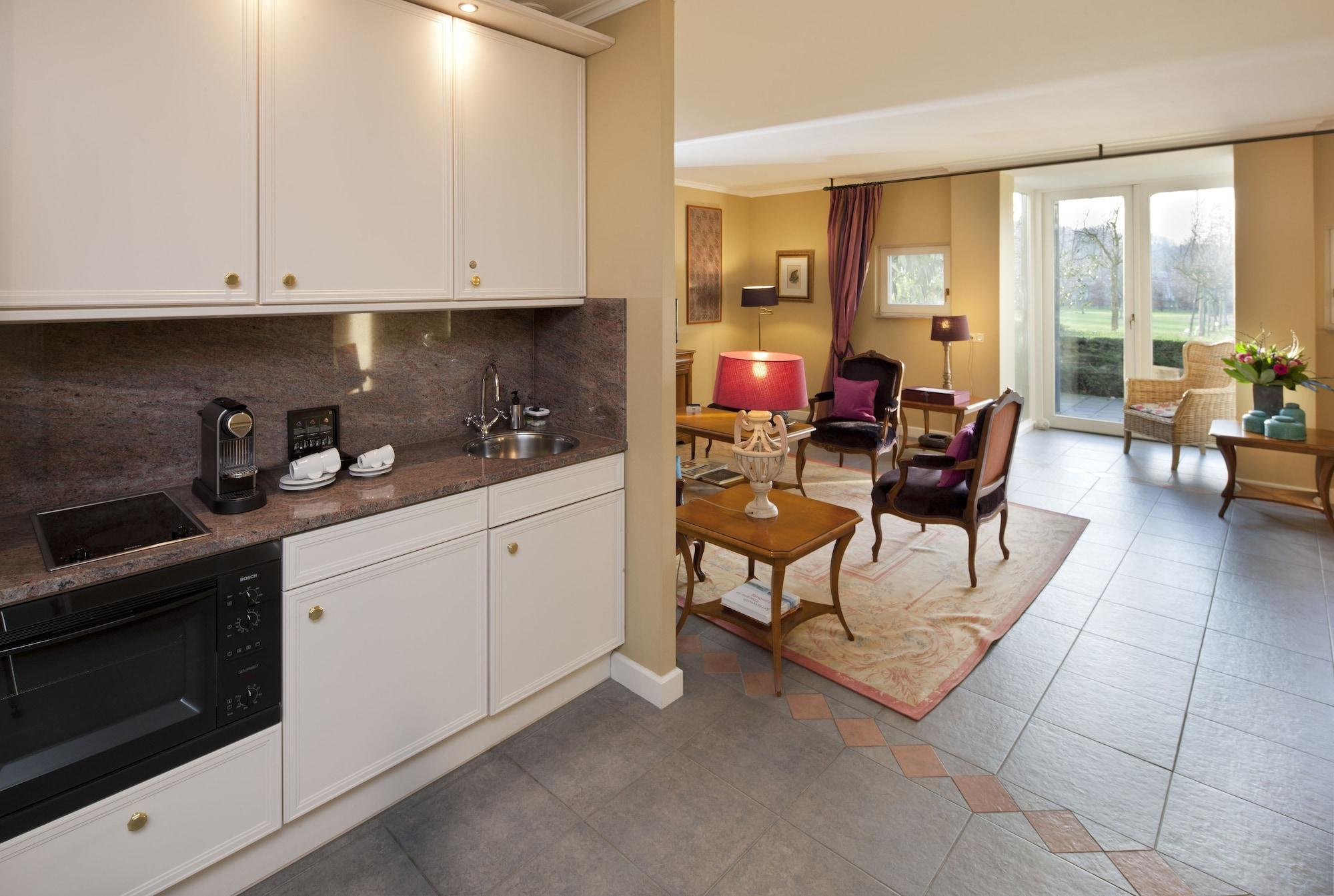 Chateau St Gerlach - Oostwegel Collection, Member Of Relais And Chateaux Valkenburg aan de Geul Esterno foto A typical apartment at the hotel