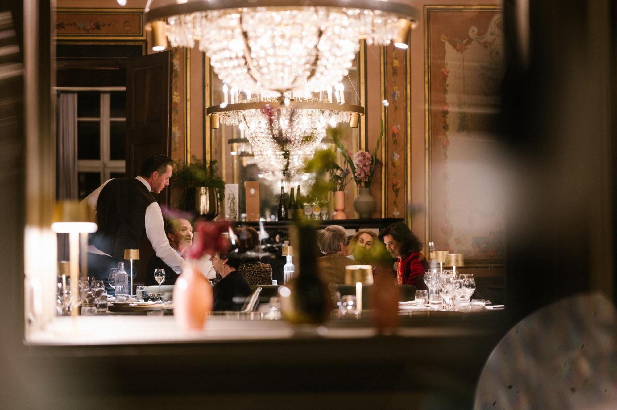 Chateau St Gerlach - Oostwegel Collection, Member Of Relais And Chateaux Valkenburg aan de Geul Esterno foto The bar at the Ritz